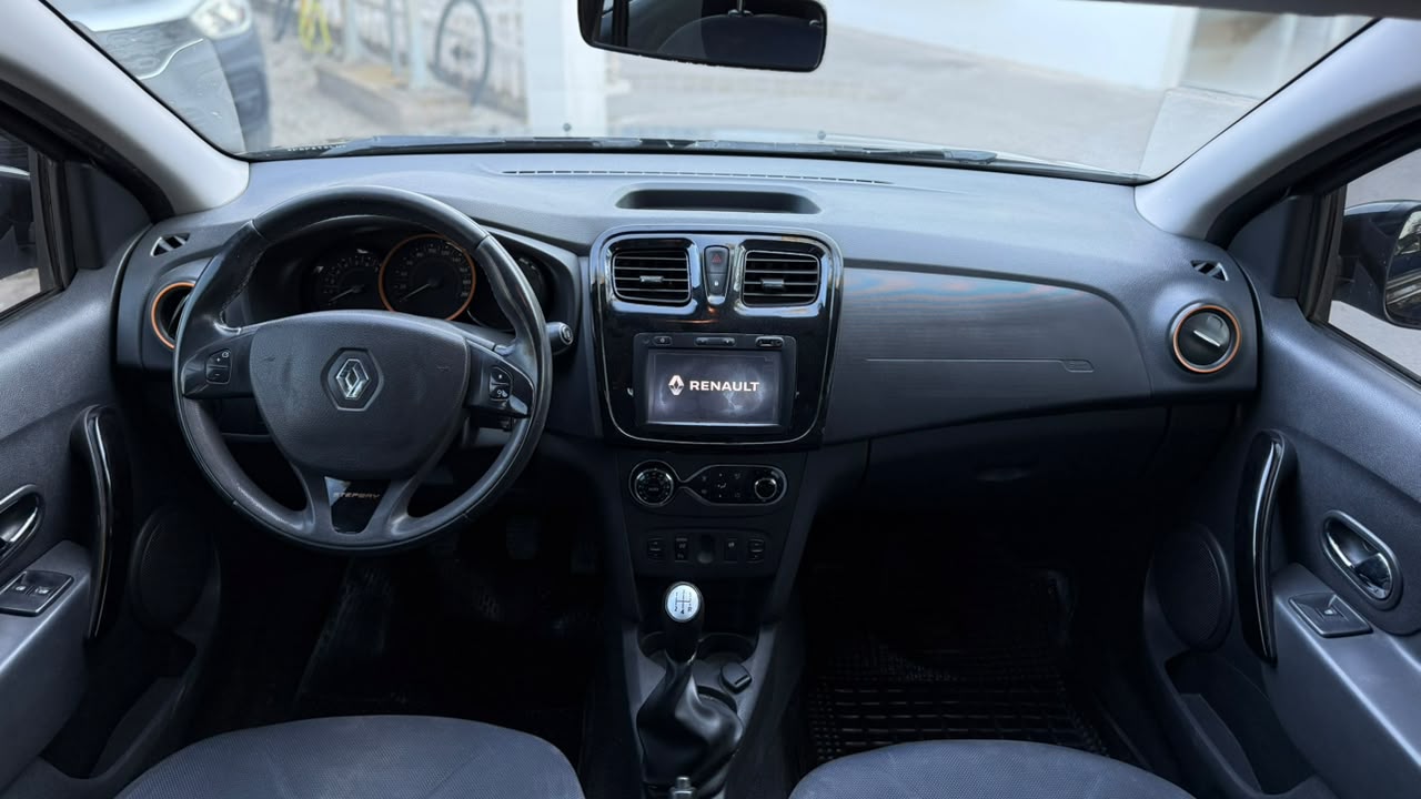 RENAULT - SANDERO  STEEPAY  INTENSE    1.6  - MANUAL  - 2016